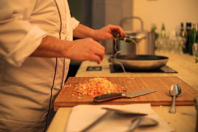 Cooking Art Brunelleschi - Cooking beneath a medieval tower near the Dome