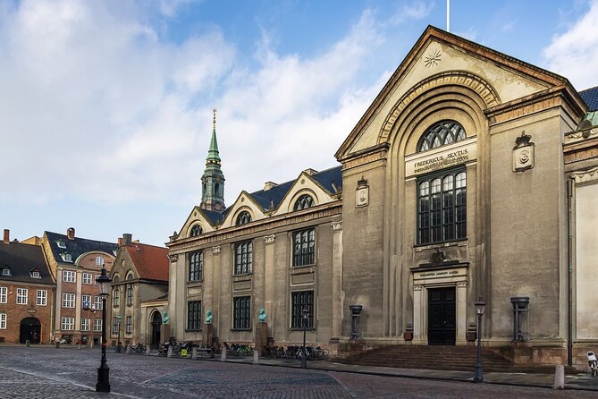 Copenhagen City, Old Town, Nyhavn, Architecture Walking Tour - Amalienborg Palace Museum and royal Copenhagen