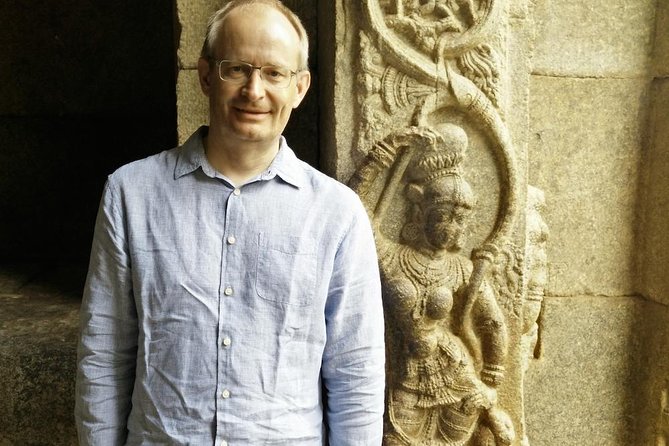 Day trip from Bangalore to Lepakshi for Temple architecture & paintings - The giant Nandi is more than a photo stop