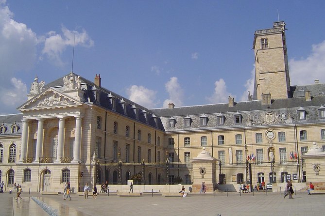 Dijon Signature Walk: Gothic Landmarks & Ducal Grandeur - Starting at Porte Guillaume on Place Darcy