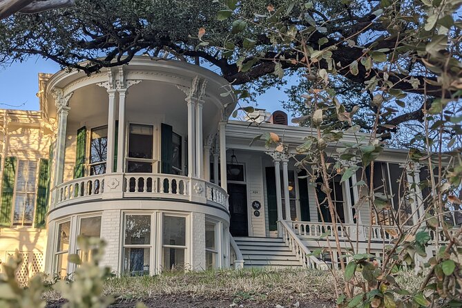 Downtown Austin Historical Architecture Walk - The Driskill sets the tone with 20 minutes indoors