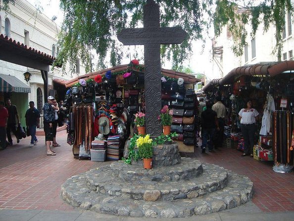 Downtown LA's History & Architecture: Private Walking Tour - Six Downtown LA stops, one compact city lesson