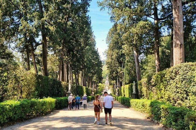 Experience Florence’s Art and Architecture on a Walking Tour - The guides make the difference