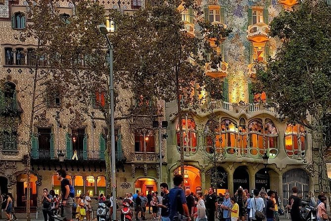 Explore Barcelona with a Private Gaudí Experience - Key points at a glance