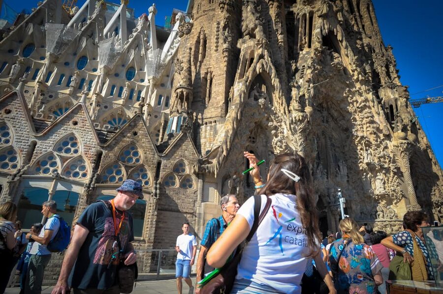 Fast Track: Sagrada Familia & Barcelona Full-Day Tour - Key points to know before booking
