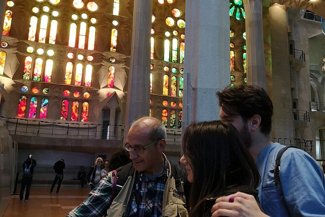 Food & Drink Tasting Private Tour & Sagrada Familia Skip the Line - The private guide makes the biggest difference