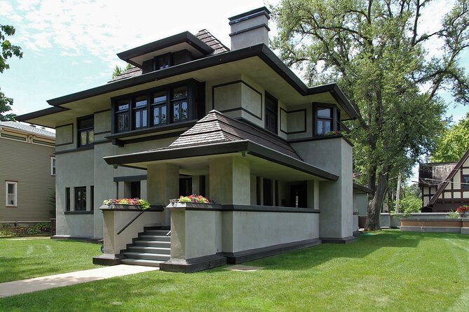 Frank Lloyd Wright Tour in Oak Park - Finishing outside Unity Temple