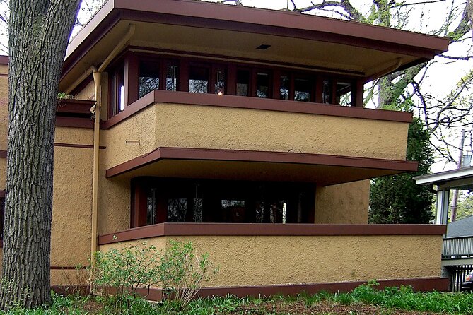 Frank Lloyd Wright Tour in Oak Park - Frank Lloyd Wright Home and Studio from the street
