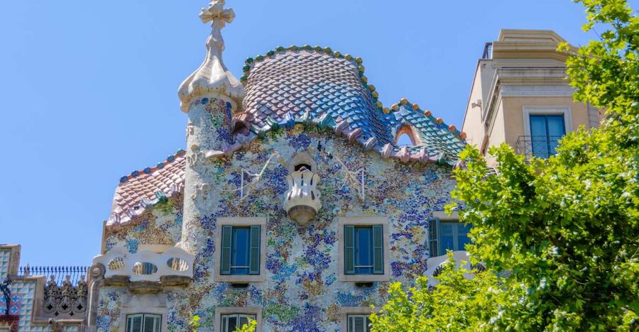 From Costa Brava: Barcelona and Antoni Gaudí's Work Bus Tour - Sagrada Familia and the ideas behind Gaudí’s work
