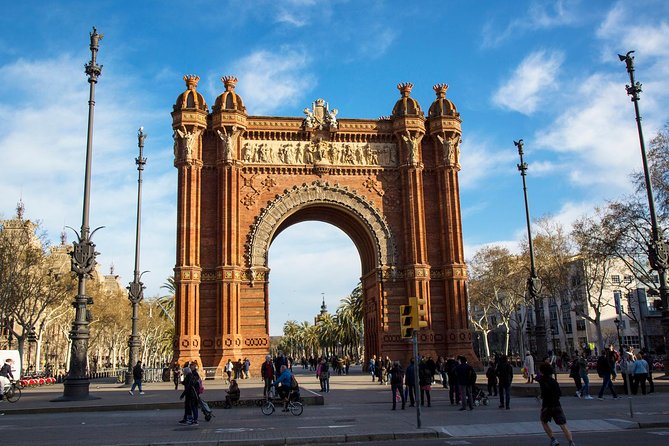 Full-Day Private Tour with Sagrada Familia and Paella - How the private format changes the day