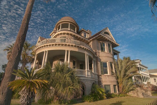 Galveston Gilded Age Architecture Tour - Seeing Galveston from a Model T replica