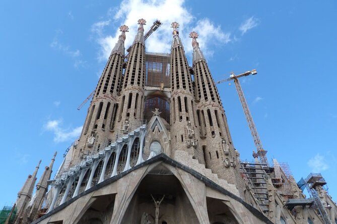 Gaudi and La Sagrada Familia Exterior Self-Guided Audio Tour - How to avoid the most common problems