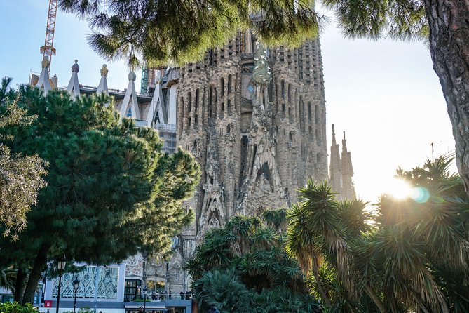 Gaudi and La Sagrada Familia Exterior Self-Guided Audio Tour - Moving around the exterior at your own pace