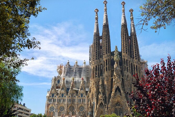 Gaudí and Modernism - Private Walking Tour - Bancs Fanals and the details at street level