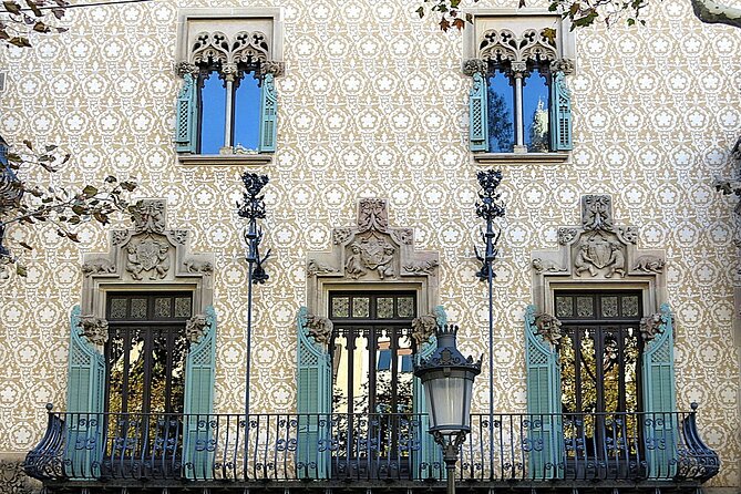 Gaudí and Modernism - Private Walking Tour - What the $66.08 price means