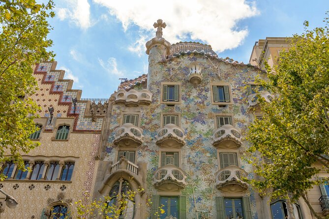 Gaudi Casa Batlló Pre Opening Tour &Skip-the-Line Sagrada Familia - The walking and timing reality