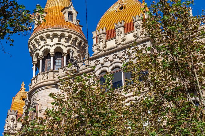 Gaudí & Catalan Modernism Private Walking Tour - What the $203.25 price means for your group