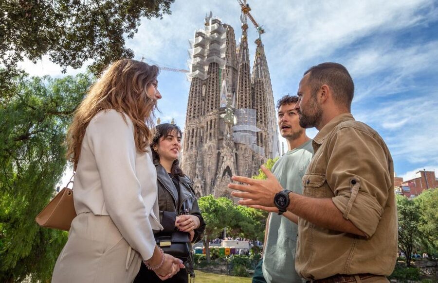 Gaudí & Catalan Modernism Private Walking Tour - Casa Milà and the practical value of an outside visit