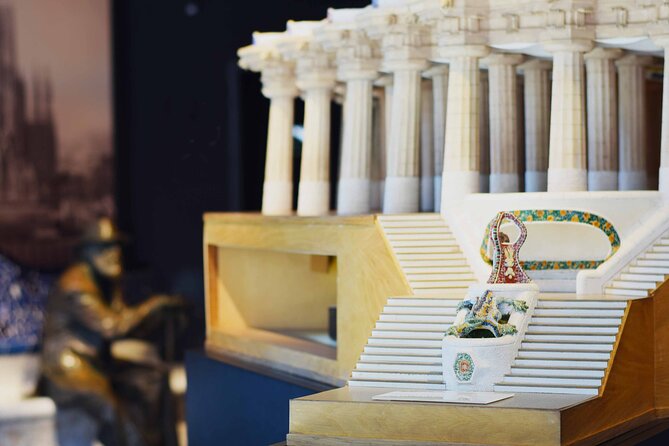 Gaudi Experience Admission Ticket - The 20-minute presentation and its moving seats