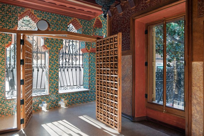 Gaudi´s Casa Vicens Skip the Line Ticket with Audioguide - Arriving in Gràcia instead of the busiest Gaudí circuit