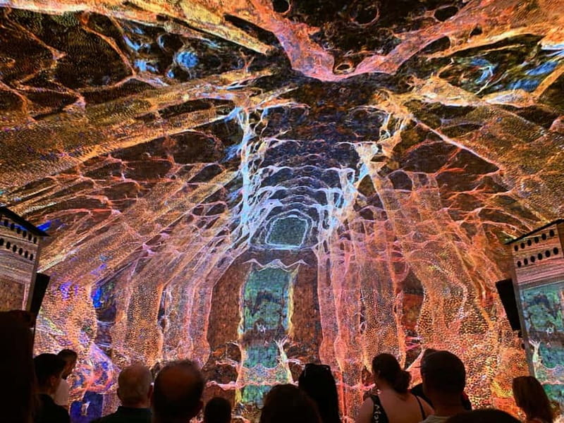 Gaudi's legacy.Exclusive tour to Park Güell & Casa Batlló - Moving through Barcelona by public transport