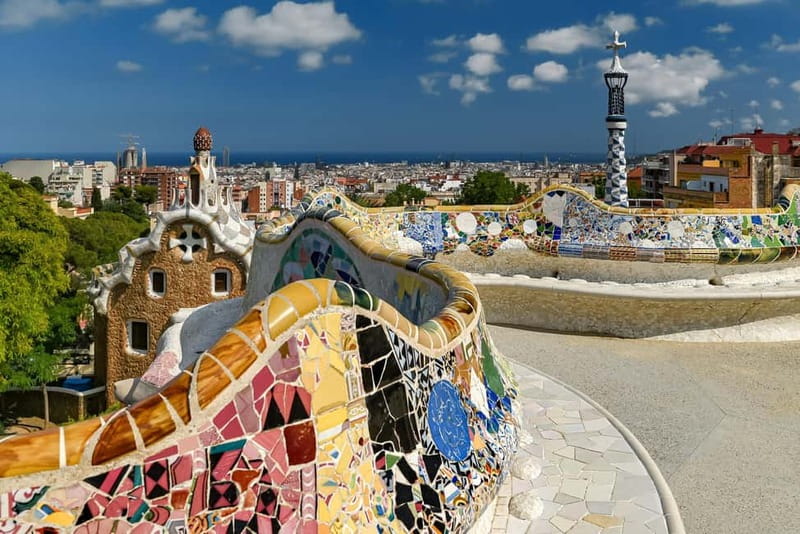 Gaudi's legacy.Exclusive tour to Park Güell & Casa Batlló - What a private guide changes