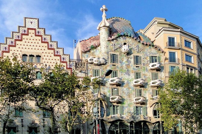 Gaudi's Modernist Legacy: Small Group Walking Tour - Casa Batlló and the drama of the Passeig de Gràcia
