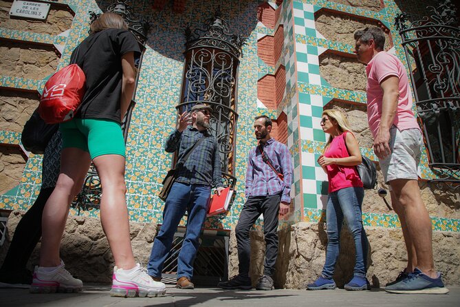 Gaudi UNESCO Highlights Small Group Bike Tour - What the guide adds to the ride