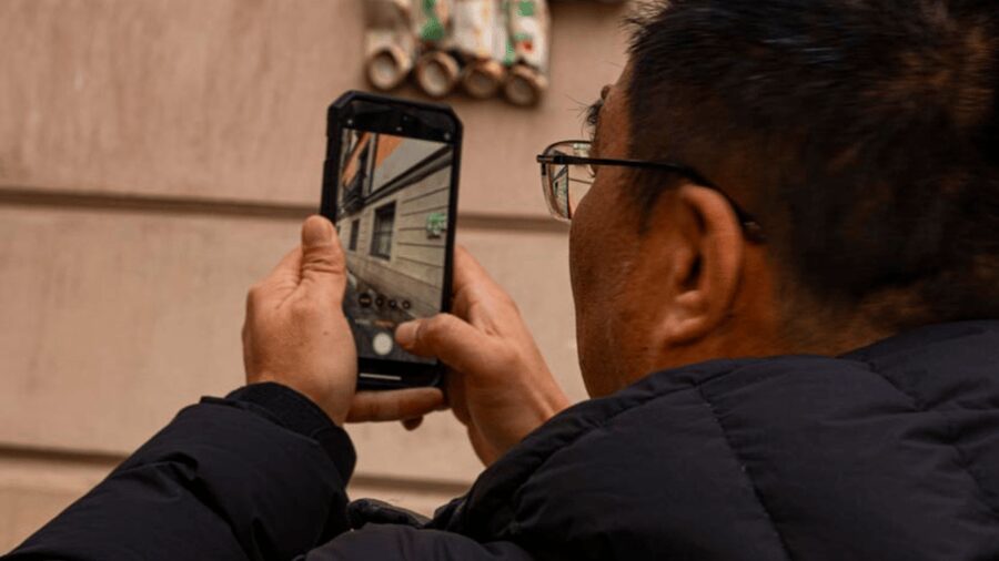Gothic Quarter and Born District: Photographic Workshop - Pausing at Sant Felip Neri