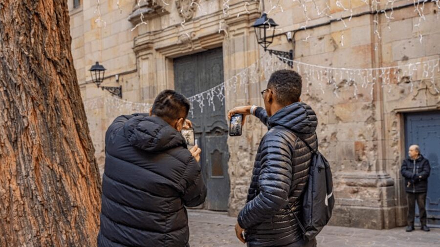 Gothic Quarter and Born District: Photographic Workshop - Walking through El Gòtic and El Born