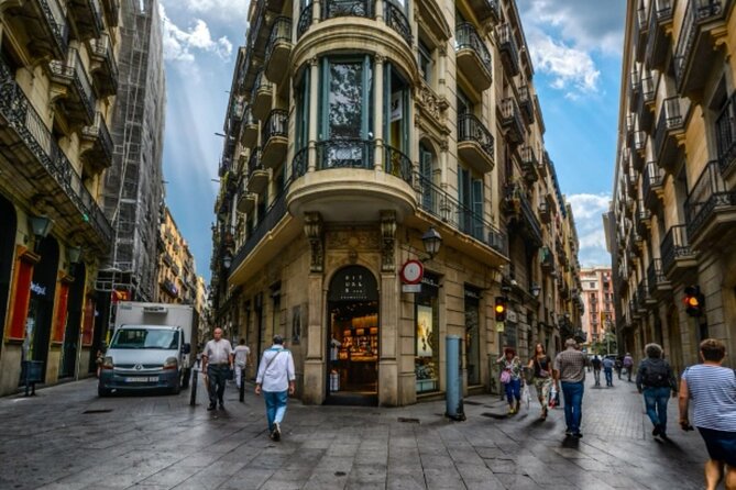Gothic Quarter Barcelona Tour with Audioguide - A quiet pause at Plaça de Sant Felip Neri