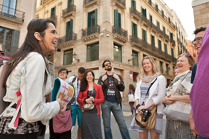 Gothic Quarter Donation-Based Walking Tour in English - Plaça del Pi and Barcelona’s artistic side