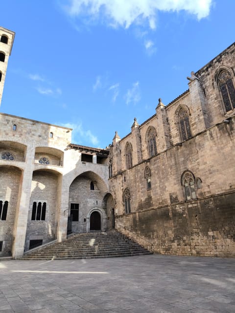 Gothic Quarter & Gaudí's Treasures Small-Group Tour - What you do not get for $19