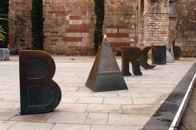 Gothic Quarter Insights & Tapas Experience - Casa de l’Ardiaca and a Renaissance courtyard