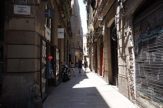 Gothic Quarter Insights & Tapas Experience - Plaça de Sant Felip Neri, a quiet change of mood