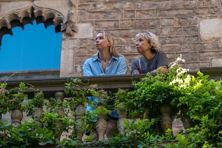 Gothic Quarter Secrets: Guided Walking Tour - Key points at a glance