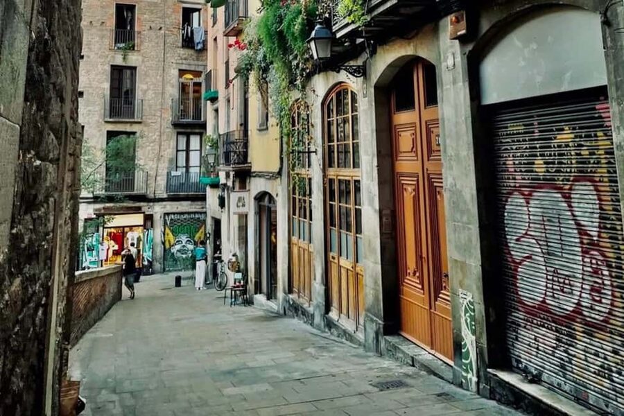 Gothic Quarter Walking Tour - Starting with Gaudí’s Sagrada Família