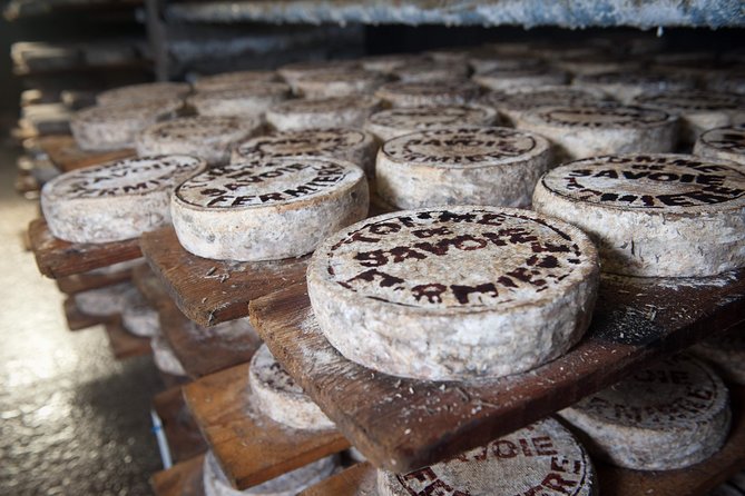 Gouda Private Walking Tour: History, Architecture & Cheese - How the tour compares with exploring alone