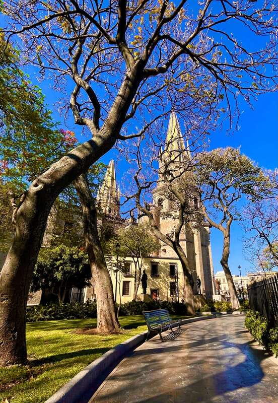 Guadalajara: Private Food Tour and Architecture Sightseeing - Meeting Diego outside Museo de Cera