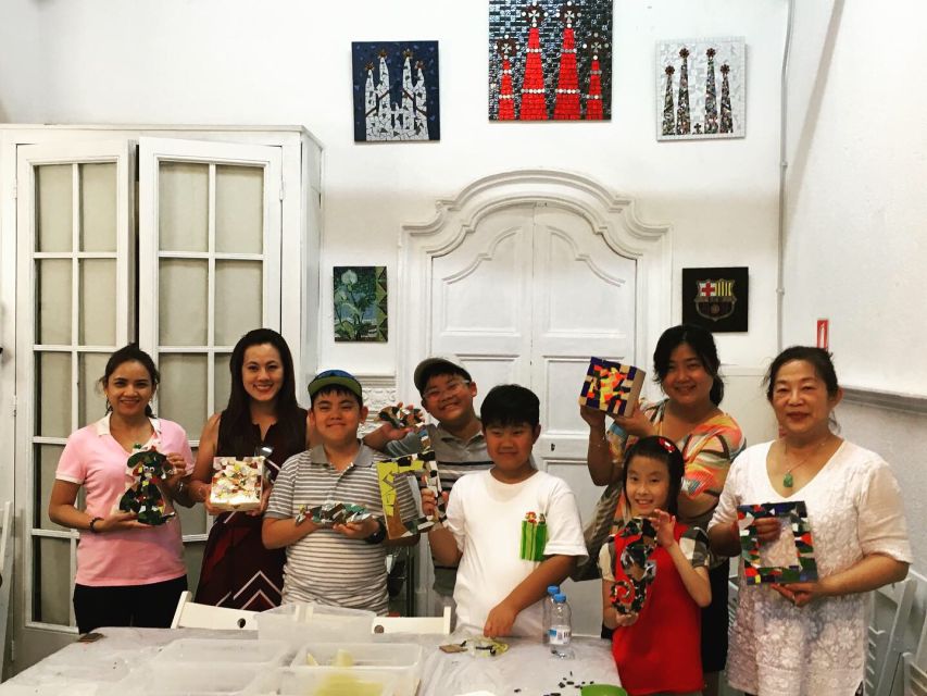 Guided Gaudí’s Trencadís Mosaic Workshop in Barcelona - Finishing your mosaic and collecting it later