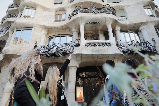 Guided private morning tour of La Pedrera with Casa Batlló ticket - What the guides add to the morning