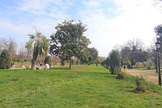 Guided Tour Ciutadella Park Nature, Triumphal Arch and Gaudí in Barcelona. - Entering Barcelona’s Largest Public Park