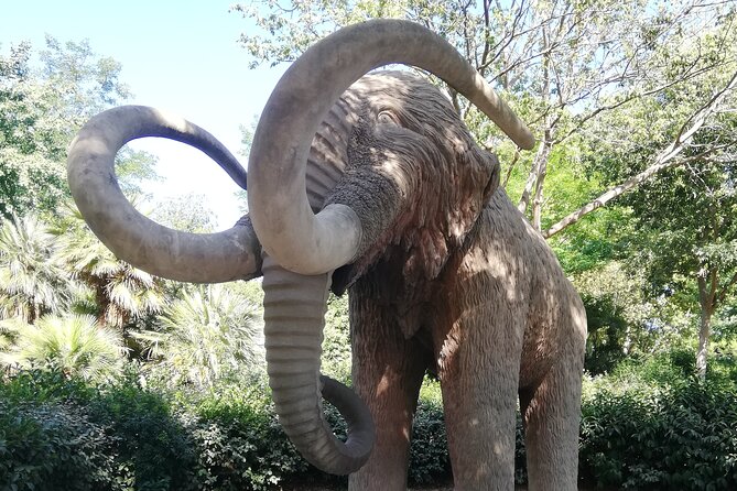 Guided Tour Ciutadella Park Nature, Triumphal Arch and Gaudí in Barcelona. - The Castle of the Three Dragons