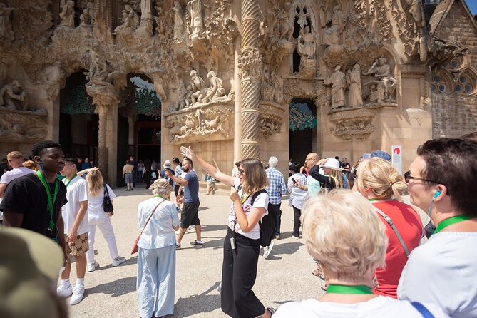 Guided Tour Sagrada Familia and Park Guell - Park Güell: fairy-tale forms and broad city views