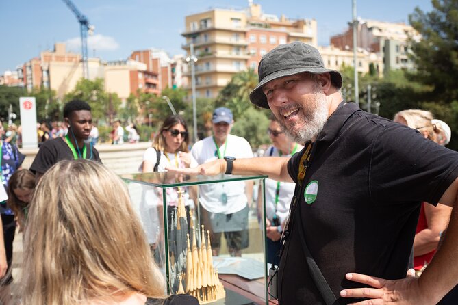 Guided Tour Sagrada Familia and Park Guell - Who gets the best value from $107.41?