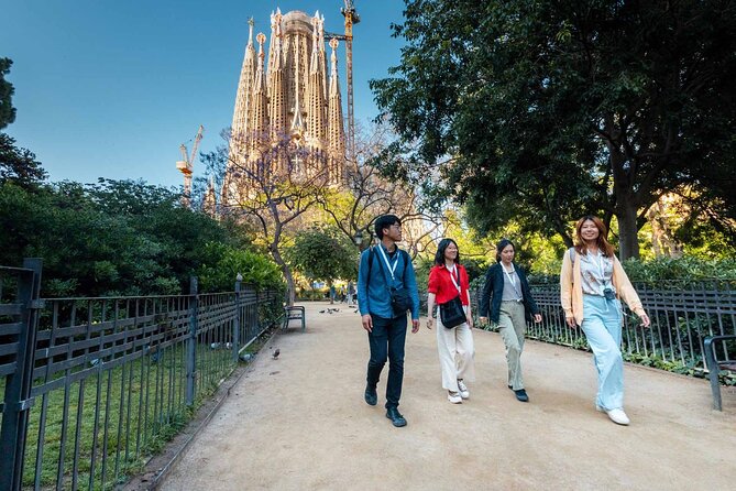 Guided Visit Tour to Sagrada Familia - Timing changes and smart booking