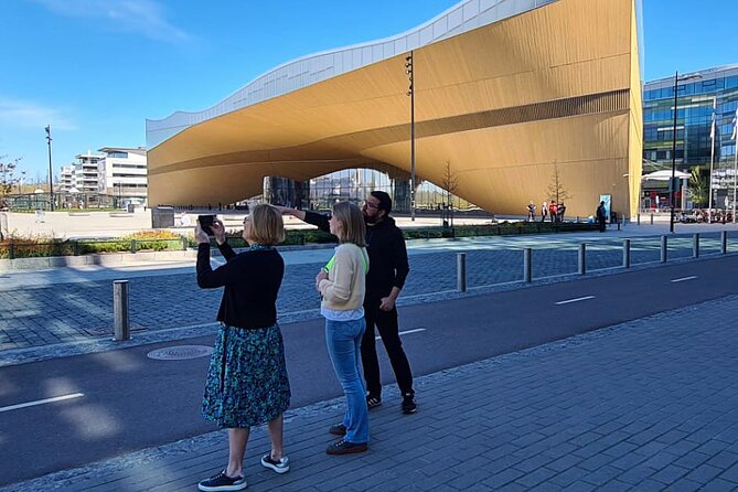 Helsinki architecture tour with a city planner - Helsinki Central Railway Station and movement through the city