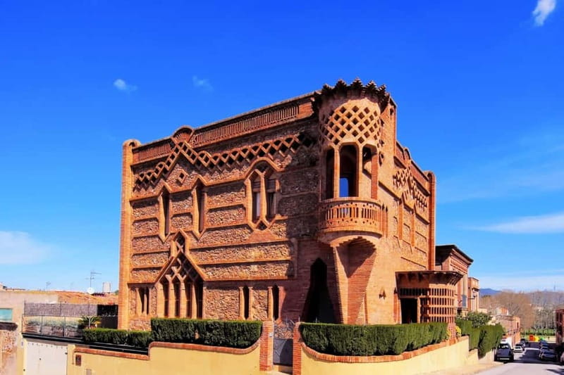Highlights Guided visit to Gaudi's Crypt and Colonia Güell - What the $15 Price Really Buys You