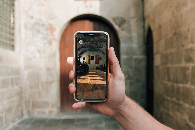 HistARy: Guided tour of the Gothic Quarter with Augmented Reality - Plaça de Garriga i Bachs sets the tone