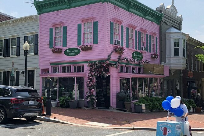 Historic Georgetown: History, Gossip, & Architecture Walking Tour - Martin’s Tavern and Georgetown’s old social life